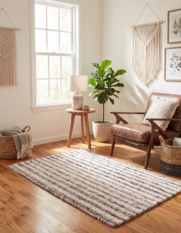 2' 11 x 5' Hand Knotted Moroccan Wool Rug