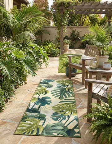 2' 7 x 7' Easy-Clean Botanical Indoor / Outdoor Runner Rug