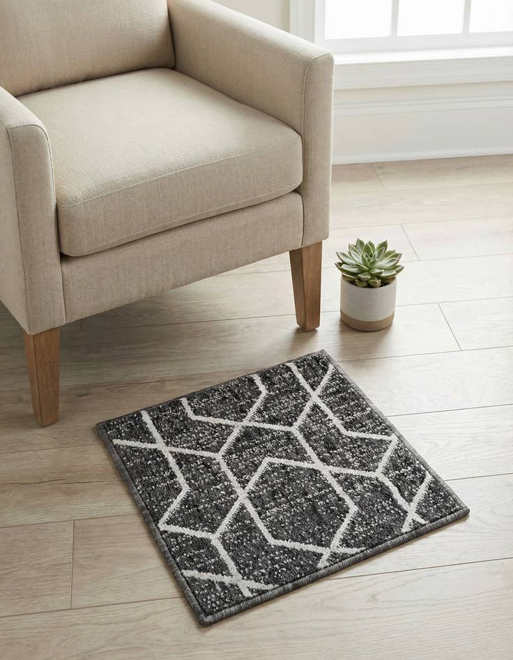 Detail image of 1' 4 x 1' 4 Eco Trellis Sample Rug