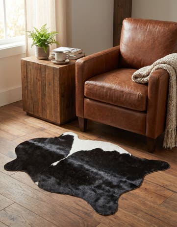 2' 1 x 2' 10 Cowhide Leather Rug