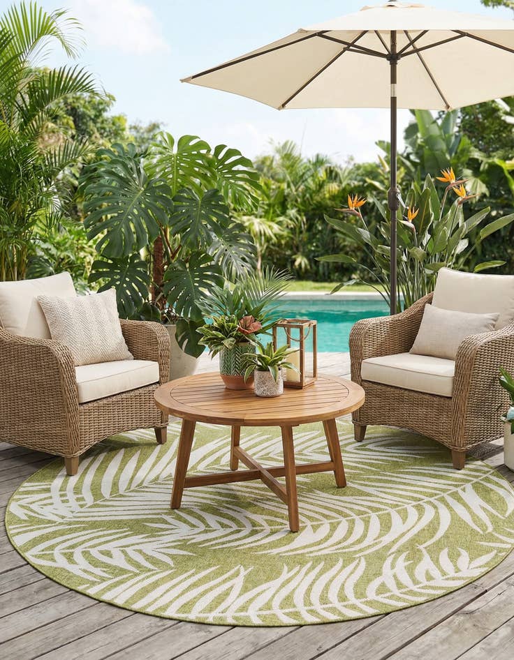 Detail image of 7' 10 x 7' 10 Washable Botanical Indoor / Outdoor Round Rug