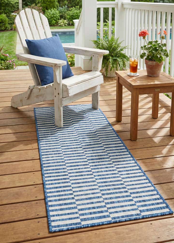 2' x 6' Easy-Clean Striped Indoor / Outdoor Runner Rug