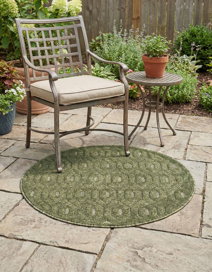 Detail image of 3' x 3' Easy-Clean Trellis Textured Indoor / Outdoor Round Rug