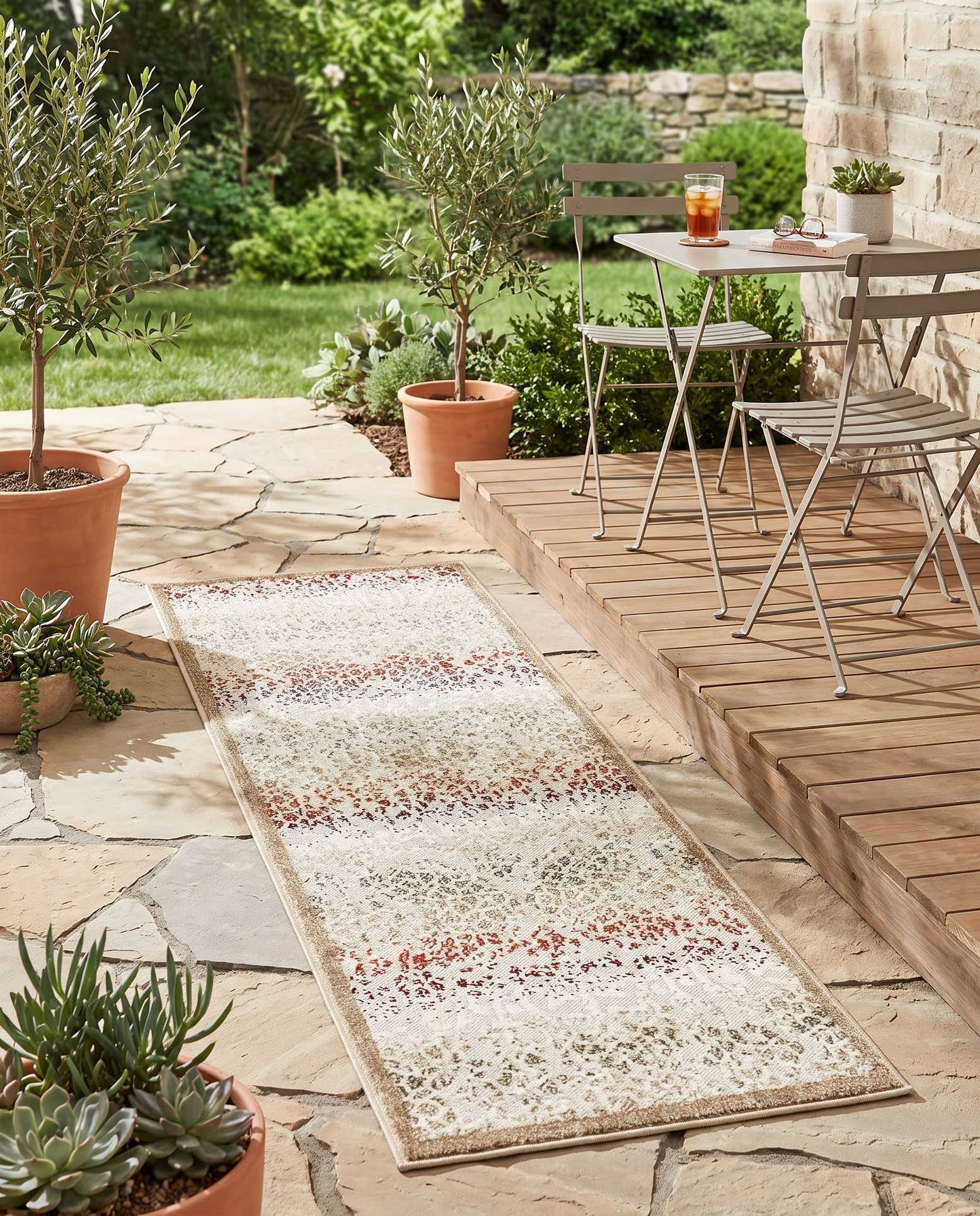 2' x 6' Easy-Clean Modern Indoor / Outdoor Runner Rug