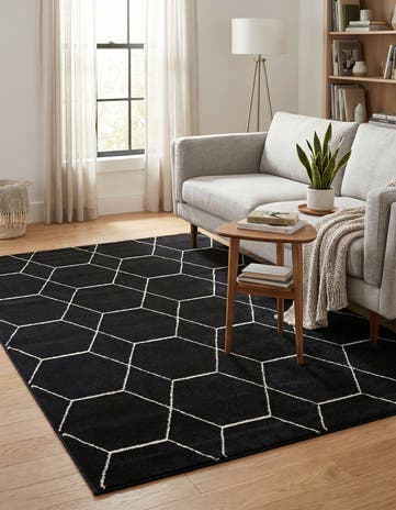 5' 3 x 8' Lattice Frieze Rug
