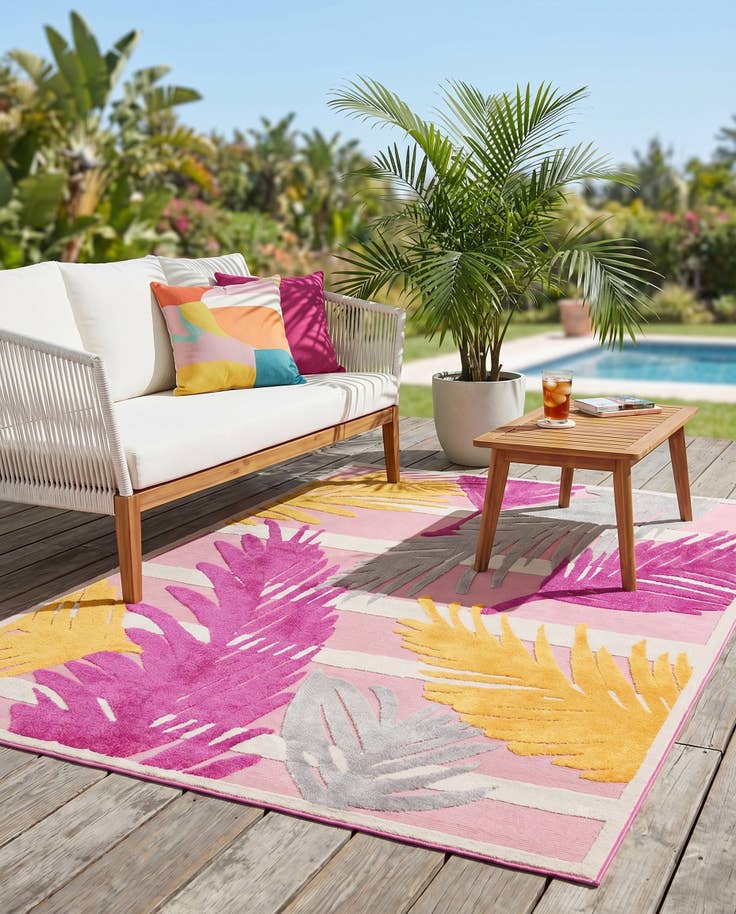 Detail image of 7' x 10' Easy-Clean Aruba Indoor / Outdoor Rug