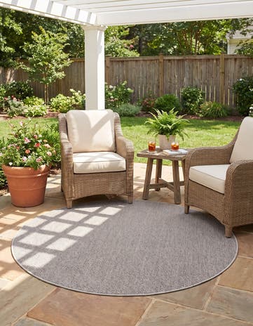 5' 3 x 5' 3 Easy-Clean Solid Indoor / Outdoor Round Rug