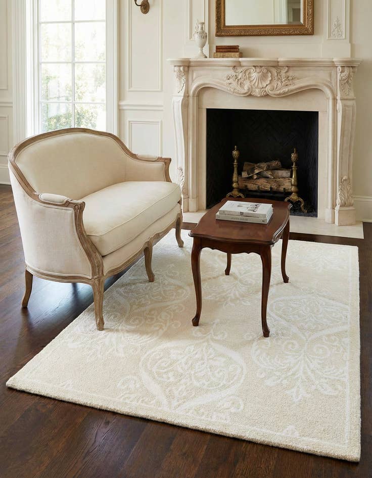 Detail image of 4' 2 x 5' 11 Darya Rug