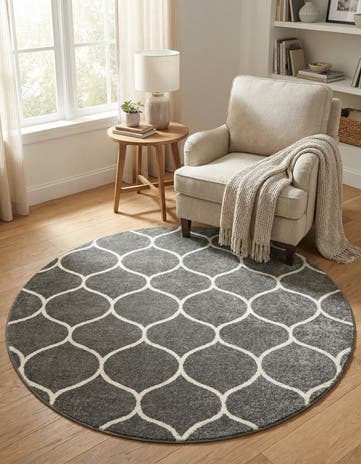 5' 3 x 5' 3 Lattice Frieze Round Rug