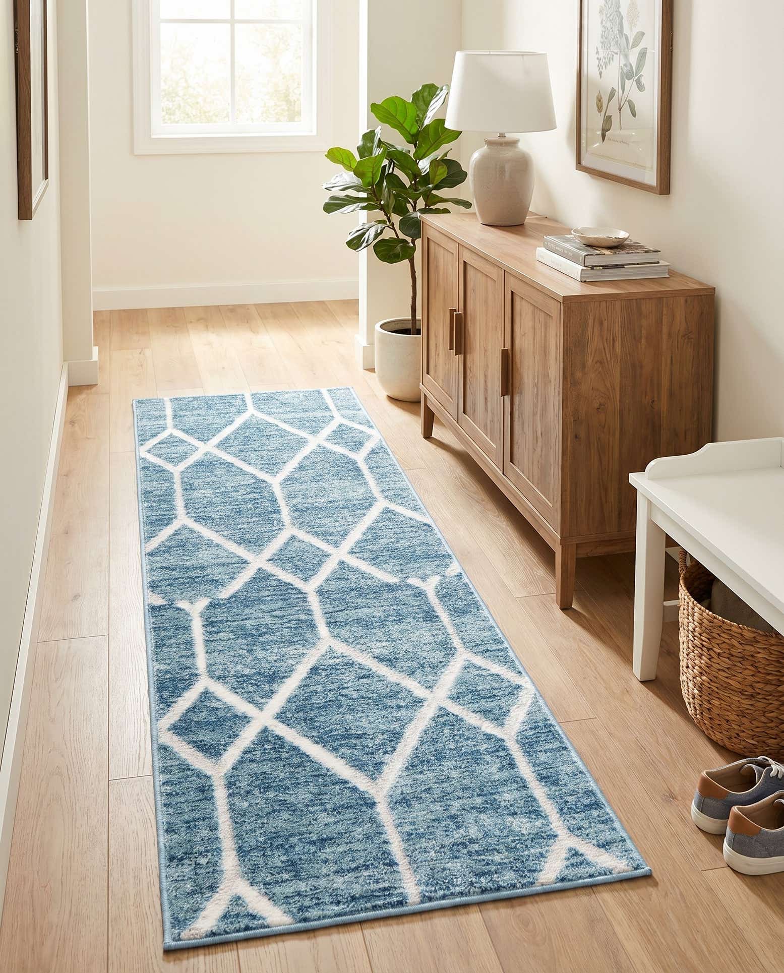 2' x 6' Lattice Trellis Runner Rug