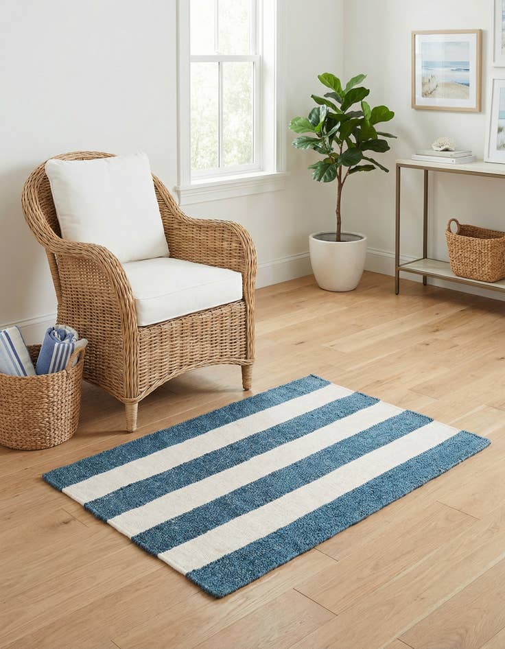 Detail image of 3' 1 x 5' 1 Jill Zarin Hamptons Rug