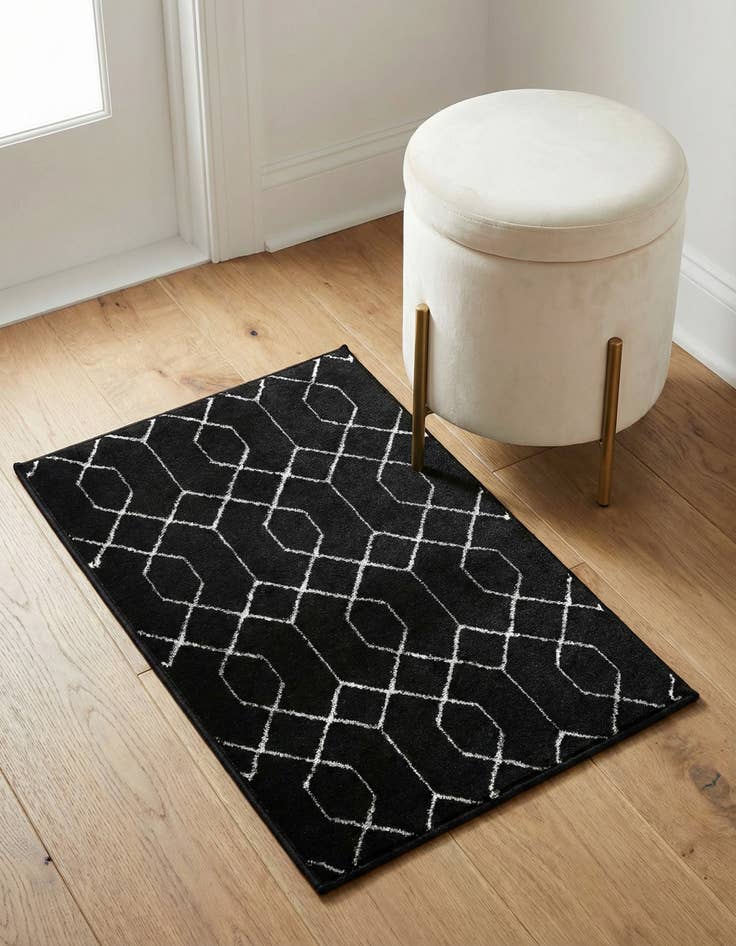 Detail image of 2' x 3'  Marilyn Monroe&trade; Glam Trellis Rug