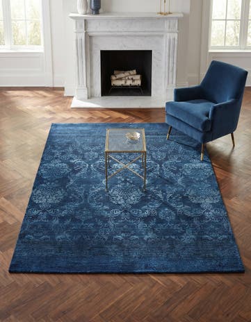 4' 11 x 6' 6 Damask with Silk Rug