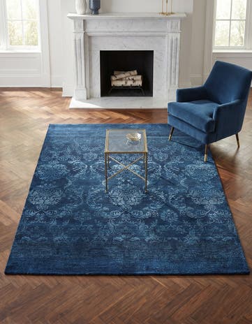 4' 11 x 6' 6 Damask with Silk Rug