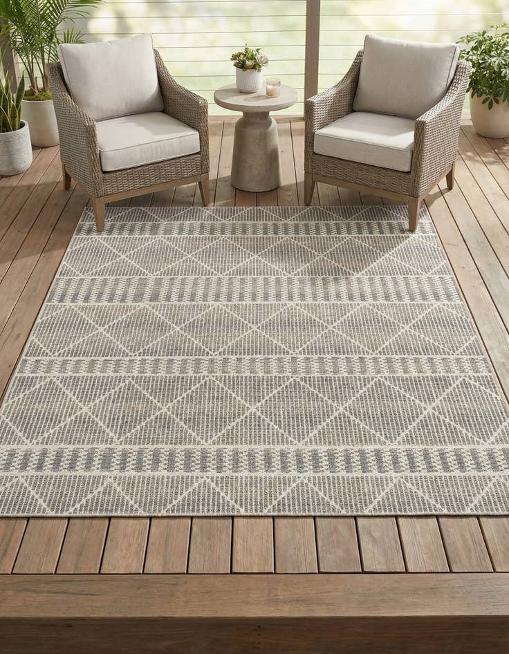 Detail image of 6' x 6' Easy-Clean Trellis Indoor / Outdoor Square Rug