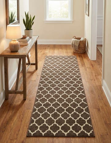 2' 7 x 8' Lattice Runner Rug