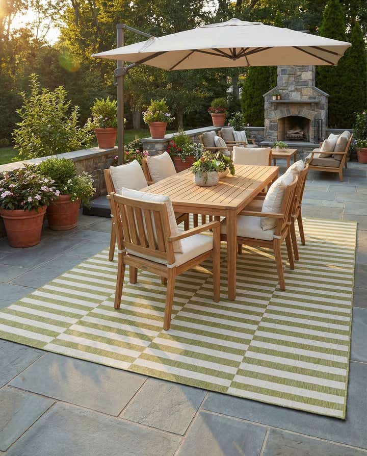 7' 10 x 10' Easy-Clean Striped Indoor / Outdoor Rug