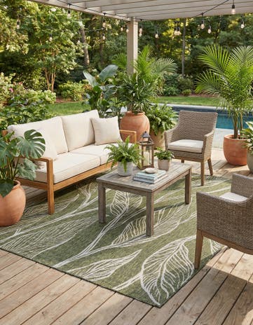 7' 10 x 10' Easy-Clean Botanical Indoor / Outdoor Rug