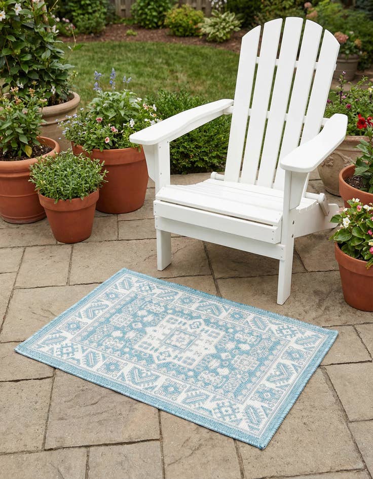 Detail image of 2' x 3'  Washable Aztec Indoor / Outdoor Rug