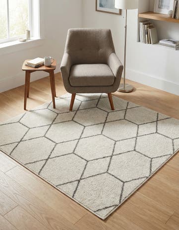 4' x 4' Lattice Frieze Square Rug