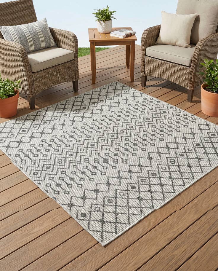 Detail image of 5' 3 x 5' 3 Easy-Clean Lattice Indoor / Outdoor Square Rug