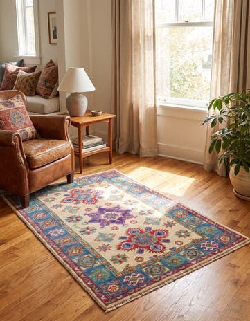 2' 7 x 4' 2 Hand Knotted Kazak Rug