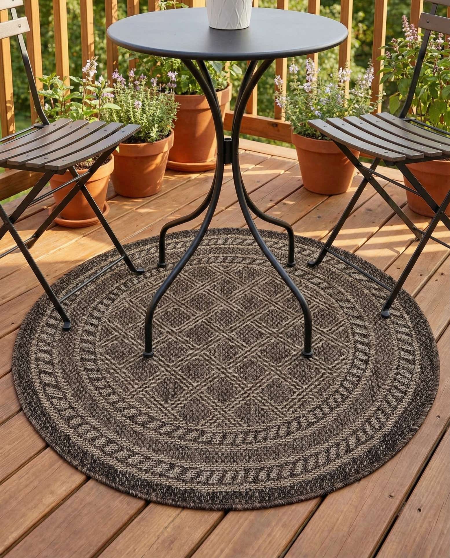 3' 3 x 3' 3 Easy-Clean Trellis Indoor / Outdoor Round Rug