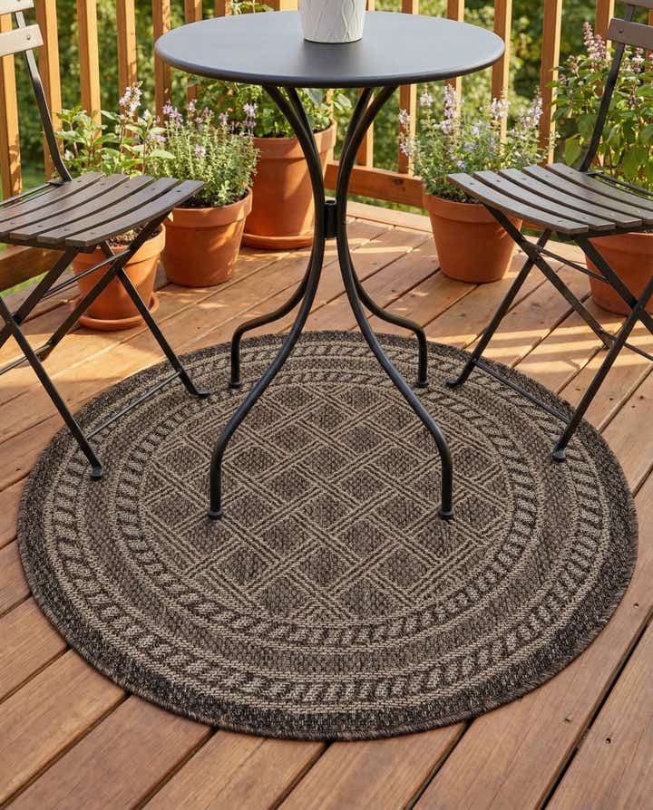 3' 3 x 3' 3 Easy-Clean Lattice Indoor / Outdoor Round Rug
