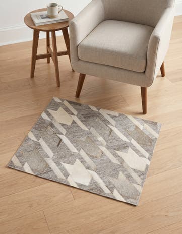 2' 1 x 3' 2 Cowhide Rug