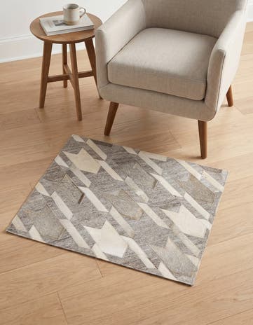2' 1 x 3' 2 Cowhide Rug