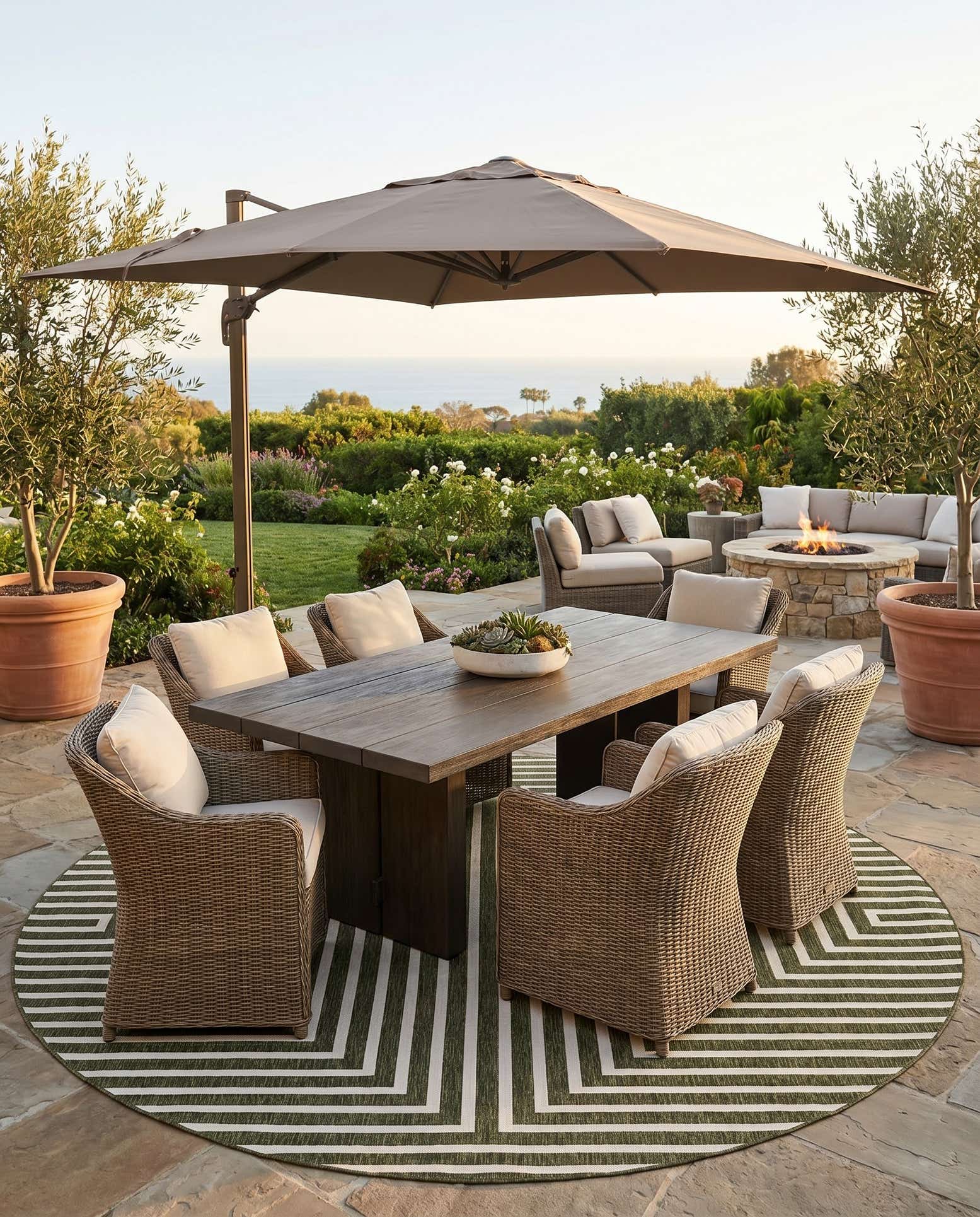 12' x 12' Easy-Clean Modern Indoor / Outdoor Round Rug