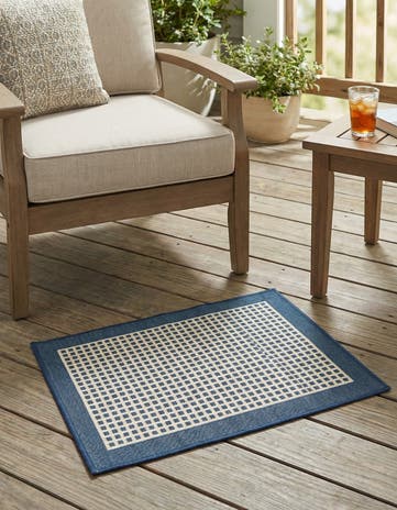 2' x 3' Easy-Clean Border Indoor / Outdoor Rug