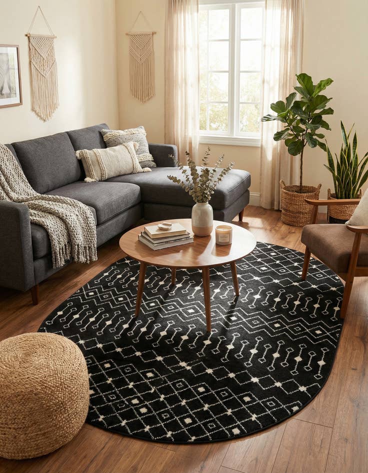 Detail image of 7' 10 x 10' Moroccan Trellis Oval Rug