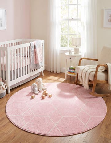 7' 10 x 7' 10 Lattice Frieze Round Rug