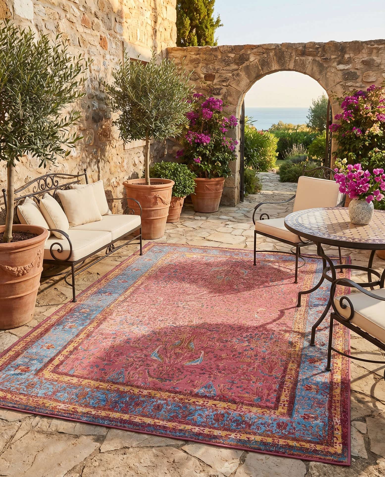 5' 3 x 8' Easy-Clean Traditional Indoor / Outdoor Rug