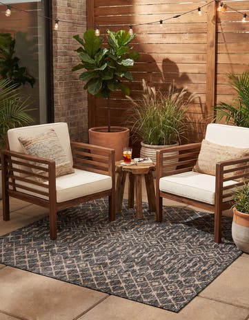 5' 3 x 5' 3 Easy-Clean Lattice Indoor / Outdoor Square Rug