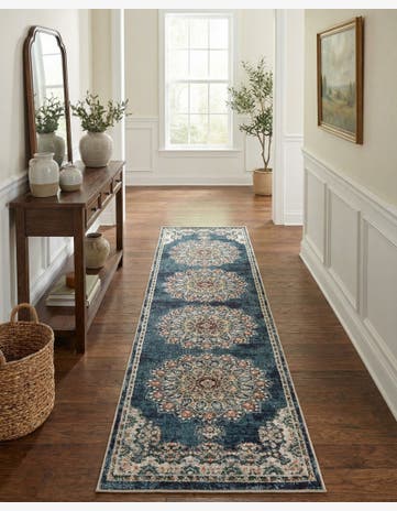 2' 7 x 10' Isabella Runner Rug