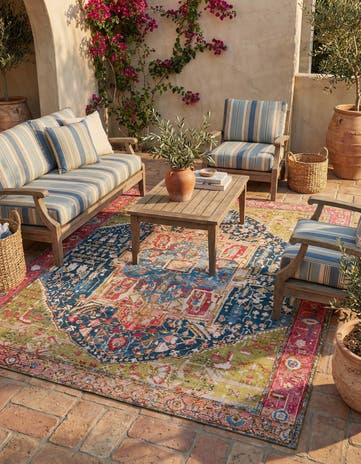 7' 10 x 10' Easy-Clean Traditional Indoor / Outdoor Rug