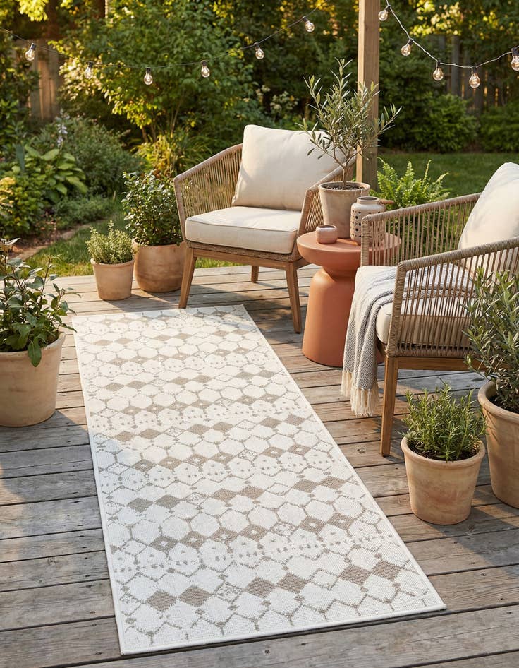 Detail image of 2' x 6' Easy-Clean Lattice Indoor / Outdoor Runner Rug