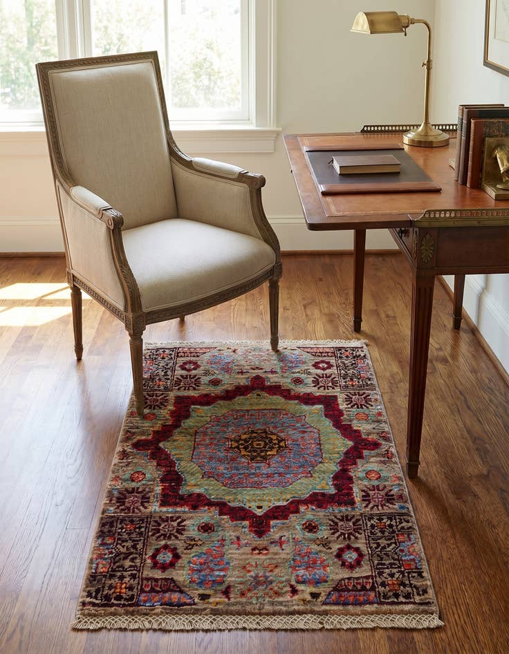 Detail image of 2' x 2' 11 Hand Knotted Mamluk Ziegler Rug