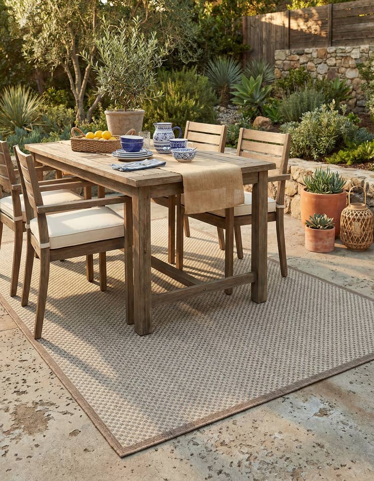 Detail image of 5' x 8' Washable Border Indoor / Outdoor Rug