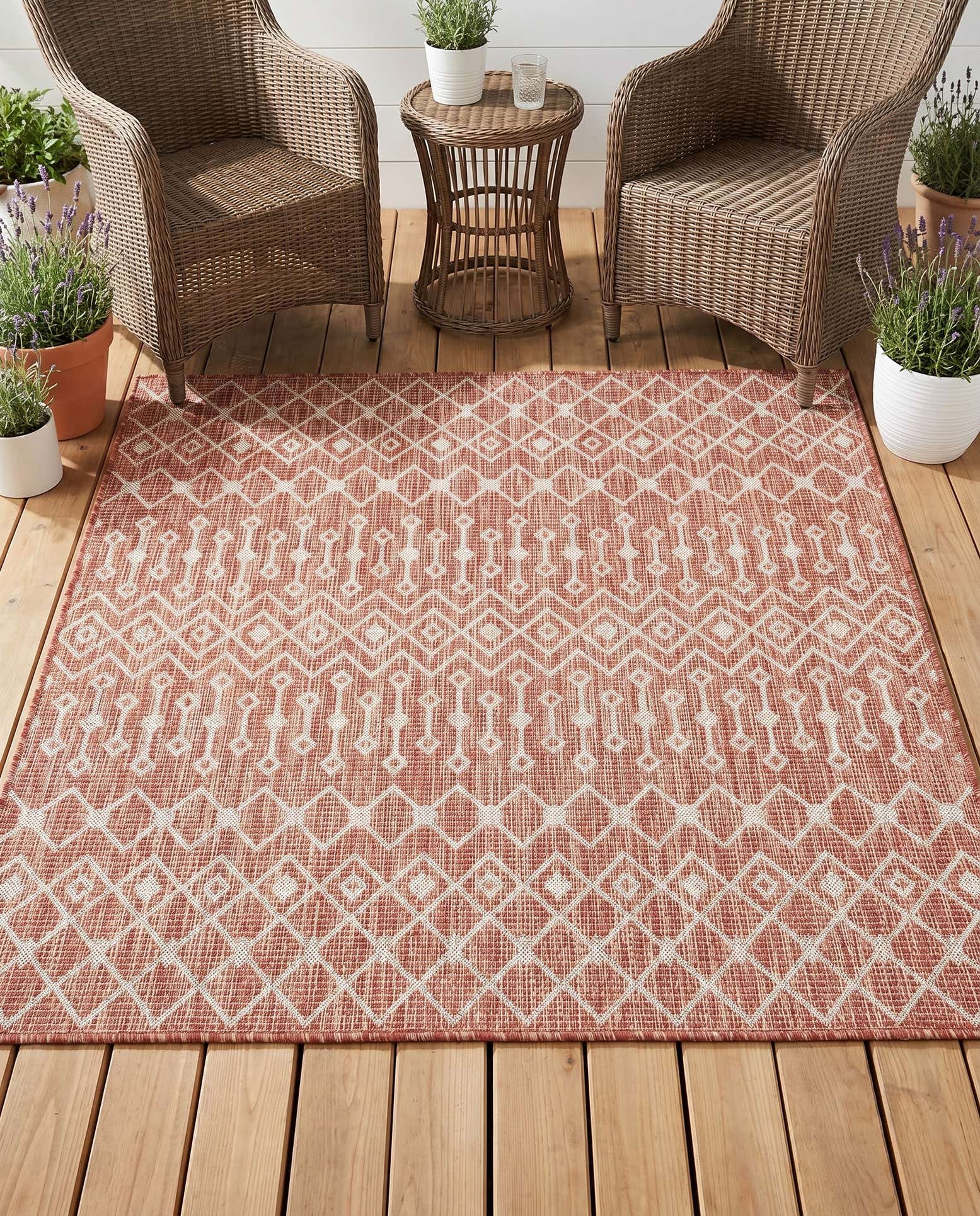 5' 3 x 5' 3 Easy-Clean Lattice Indoor / Outdoor Square Rug