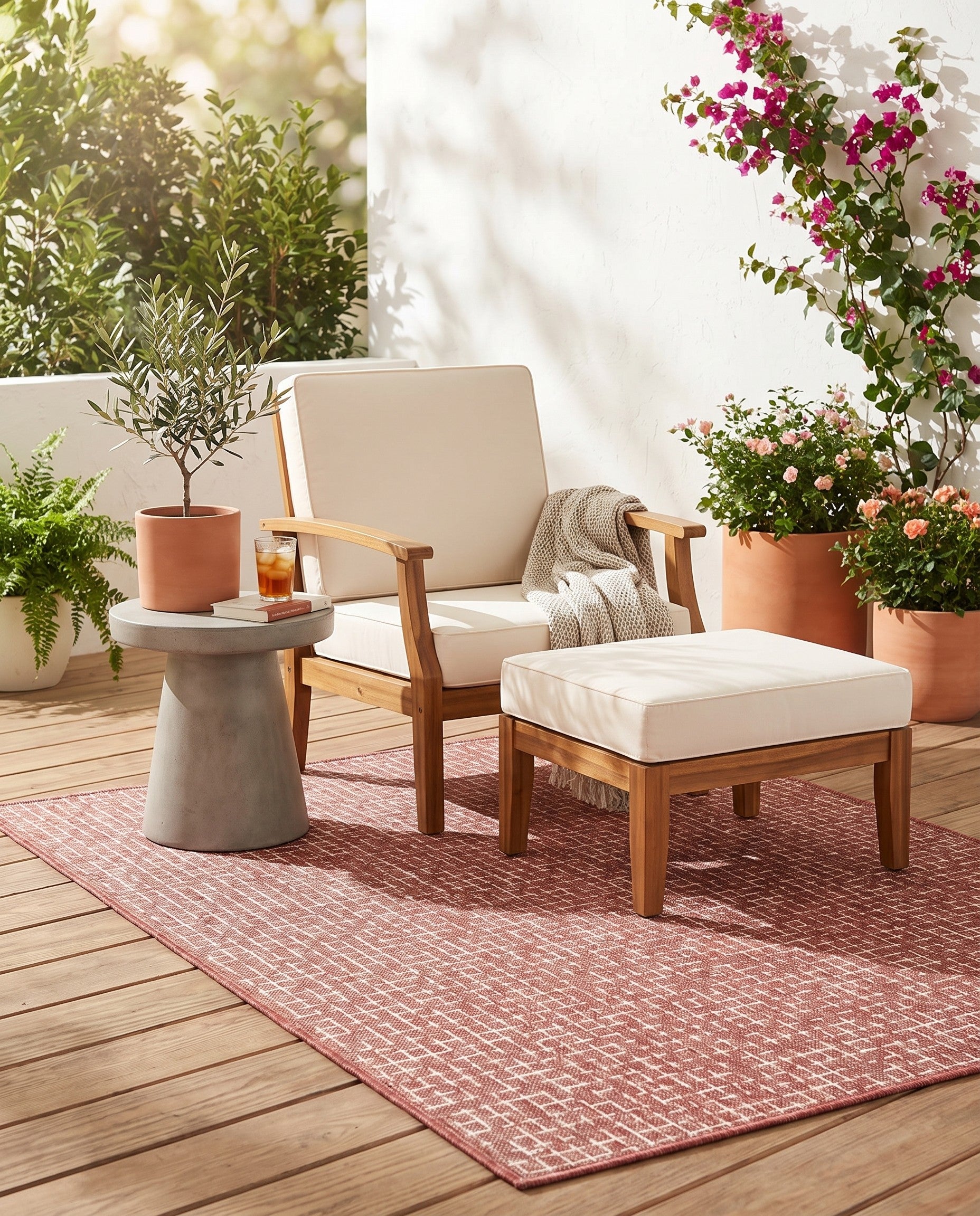 4' x 6' Easy-Clean Checkered Indoor / Outdoor Rug
