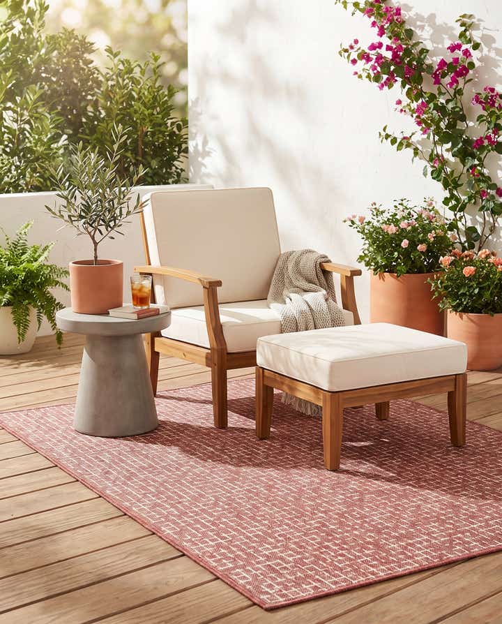 4' x 6' Easy-Clean Checkered Indoor / Outdoor Rug