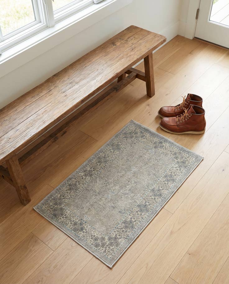 Detail image of 2' x 3' Viola Rug