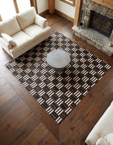 6' x 6' 7 Cowhide Stocks Square Rug