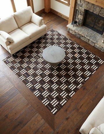 6' x 6' 7 Cowhide Stocks Square Rug