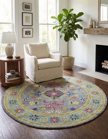 5' 9 x 5' 10 Hand Knotted Kazak Round Rug