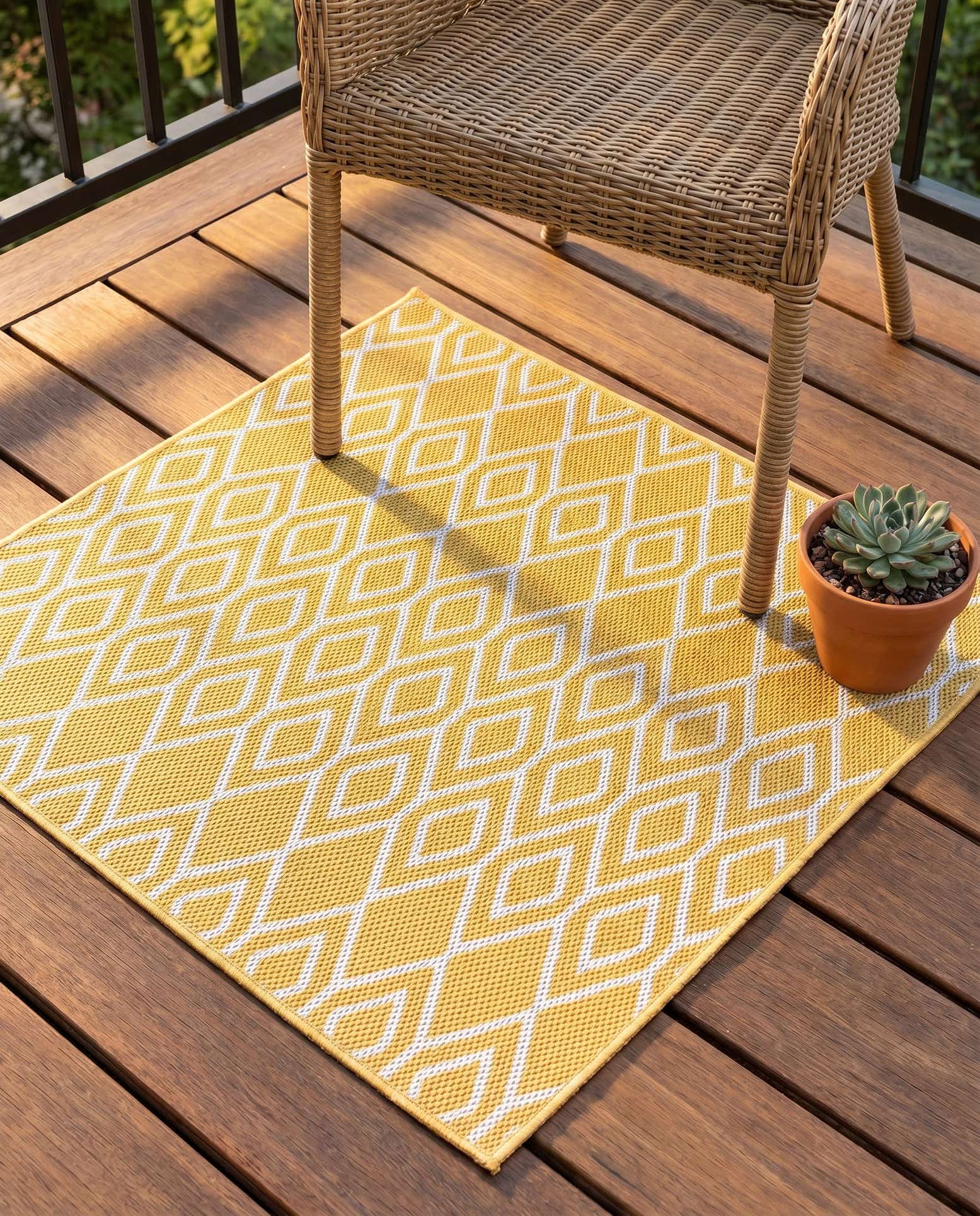 1' 4 x 1' 4 Easy-Clean Jill Zarin Turks and Caicos Indoor / Outdoor Sample Rug