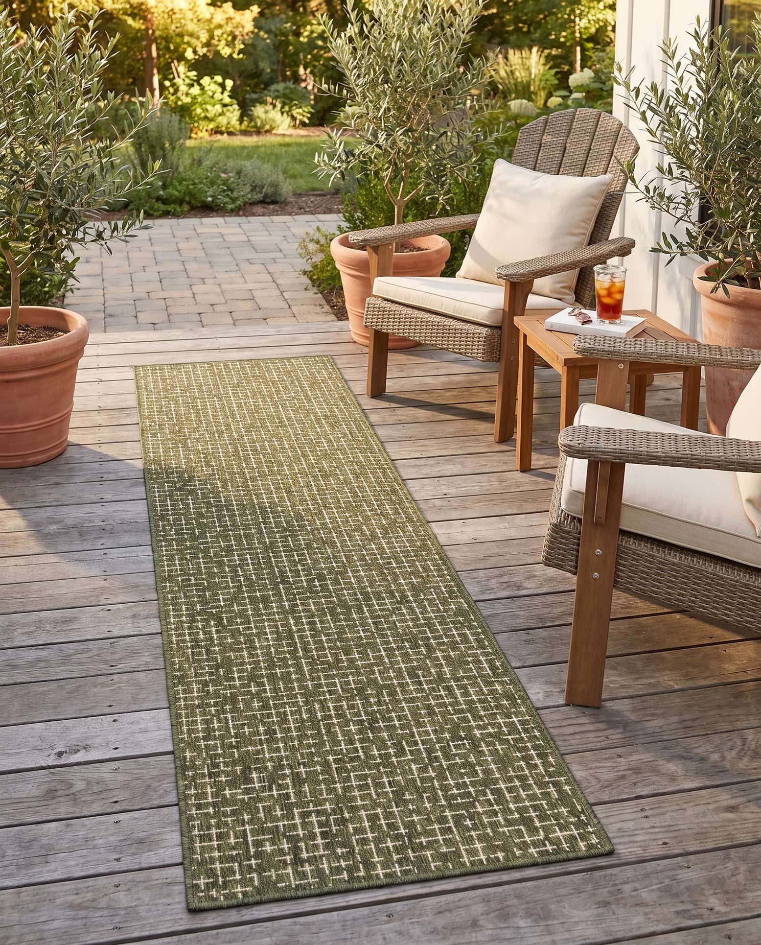 2' x 8' Easy-Clean Checkered Indoor / Outdoor Runner Rug